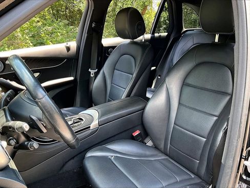 Used 2018 Mercedes-Benz GLC 300 4MATIC image 18