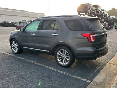 Used 2019 Ford Explorer XLT w/ Equipment Group 202A image 7