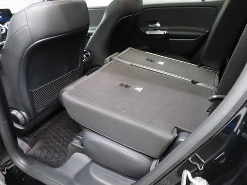 Used 2022 Mercedes-Benz GLB 250 4MATIC image 51