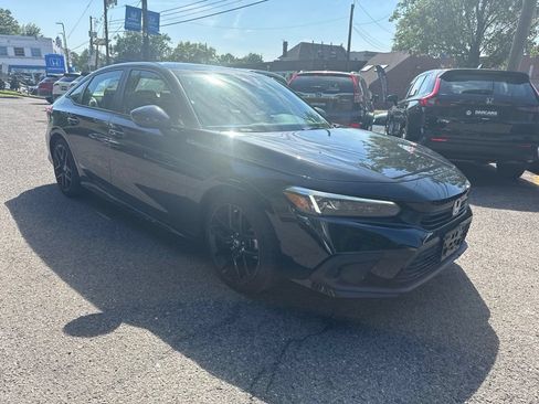 Used 2024 Honda Civic Sport image 2