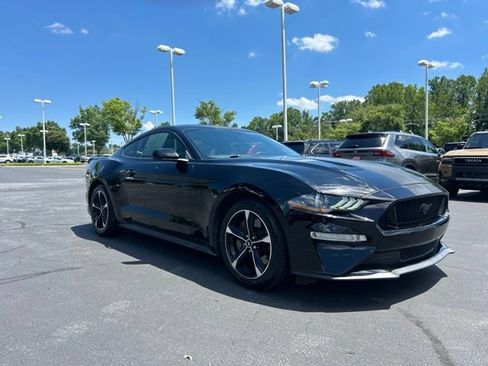 Used 2018 Ford Mustang GT RWD image 4