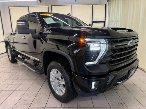 Certified 2024 Chevrolet Silverado 2500 High Country AWD/4WD image 2