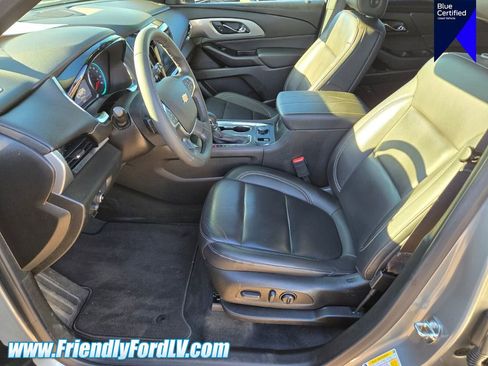 Used 2023 Chevrolet Traverse LT image 9