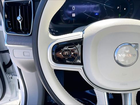 Used 2025 Volvo XC90 B6 Ultra w/ Protection Package image 24