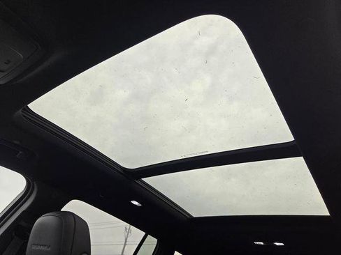 Used 2025 GMC Acadia Denali w/ Super Cruise Package image 19