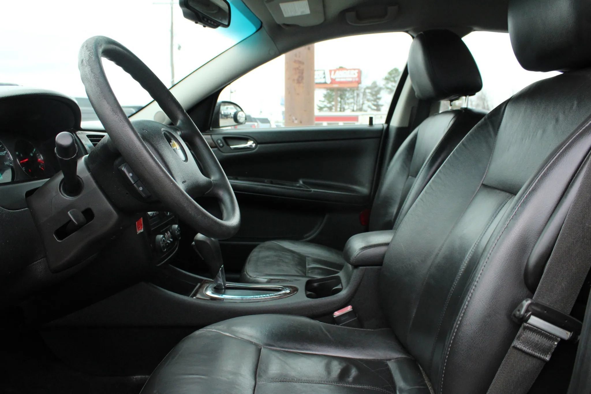Used 2016 Chevrolet Impala LTZ FWD image 12