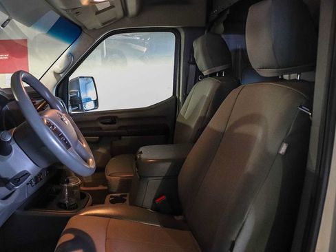 Used 2018 Nissan NV 2500 SV w/ Navigation Package RWD image 12