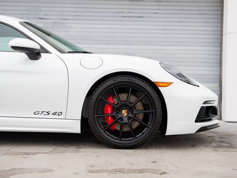 Certified 2025 Porsche 718 Cayman GT4 image 9