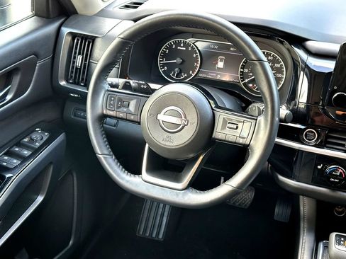 Used 2024 Nissan Pathfinder SL w/ SL Premium Package FWD image 28