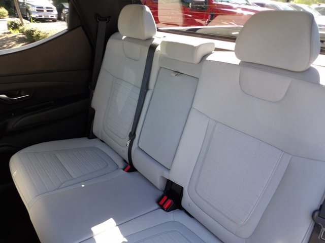 Certified 2025 Hyundai Santa Cruz SE FWD image 22