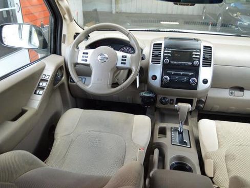 Used 2013 Nissan Frontier SV image 42