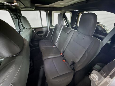 Used 2022 Jeep Wrangler Unlimited Sport image 11