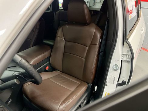 Used 2025 Honda Passport EX-L image 18