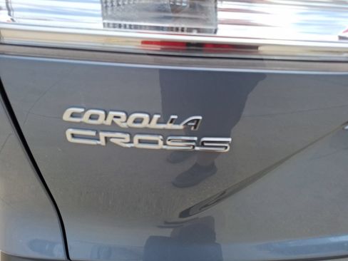 Used 2023 Toyota Corolla Cross L FWD image 12