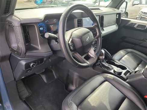 Used 2025 Ford Bronco Badlands image 15