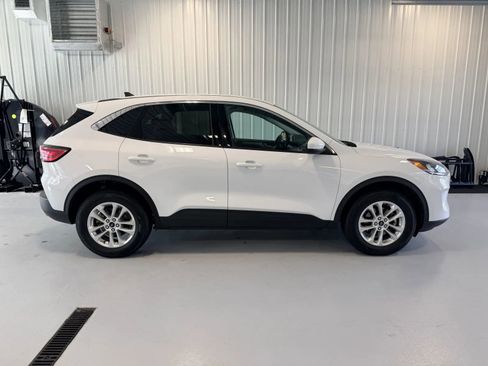 Used 2021 Ford Escape SE AWD/4WD image 2