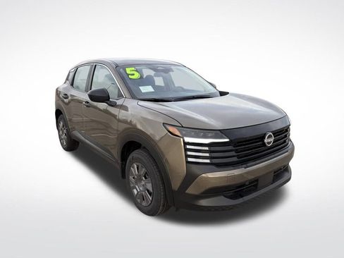 Used 2025 Nissan Kicks S image 2