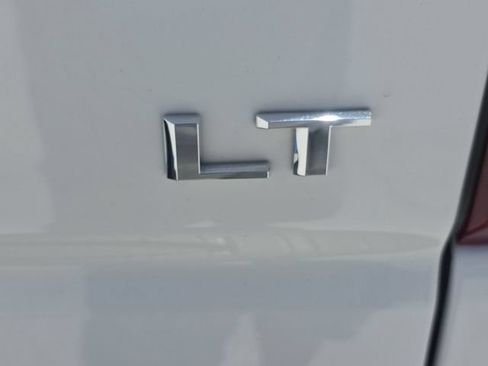 Used 2024 Chevrolet Silverado 1500 LT AWD/4WD image 31