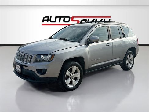 Used 2016 Jeep Compass Latitude image 3