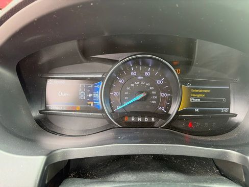 Used 2018 Ford Explorer Limited w/ Equipment Group 301A FWD image 12