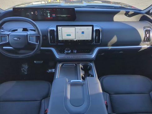 New 2025 Ford Expedition Platinum w/ Stealth Performance Package image 13