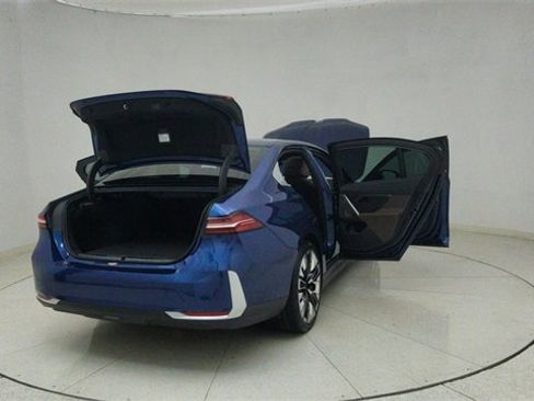 Used 2024 BMW 530i xDrive 530i xDrive w/ Premium Package image 74