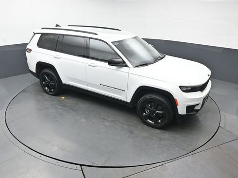 Used 2023 Jeep Grand Cherokee L Laredo image 37