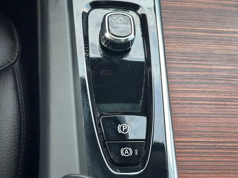 Certified 2023 Volvo XC60 B5 Plus w/ Climate Package image 29