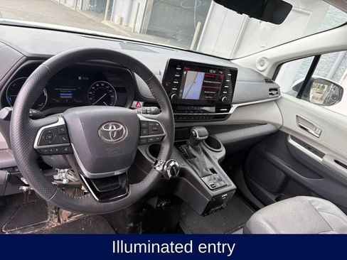 Used 2021 Toyota Sienna Limited FWD image 19