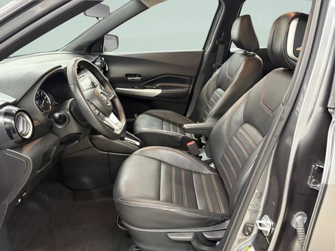 Used 2020 Nissan Kicks SR w/ SR Premium Package FWD image 11