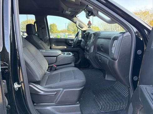 Used 2025 Chevrolet Silverado 2500 Custom w/ Custom Value Package image 10