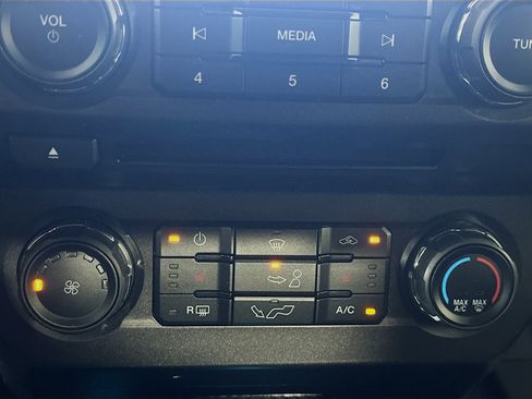 Used 2018 Ford F150 XLT w/ Equipment Group 302A Luxury RWD image 22