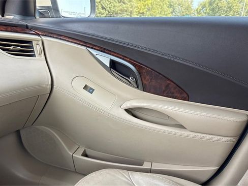 Used 2010 Buick LaCrosse CXL image 16