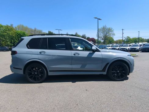 Used 2024 BMW X7 xDrive40i w/ M Sport Package AWD/4WD image 7