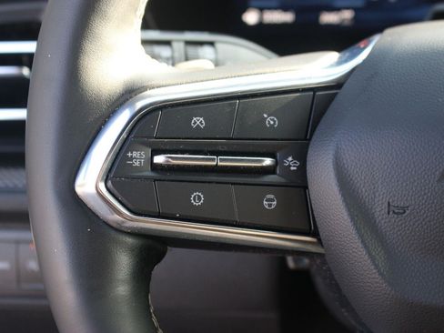 Used 2025 Chevrolet Traverse High Country AWD/4WD image 21