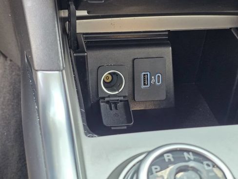 Used 2024 Ford Explorer XLT w/ Equipment Group 202A RWD image 19