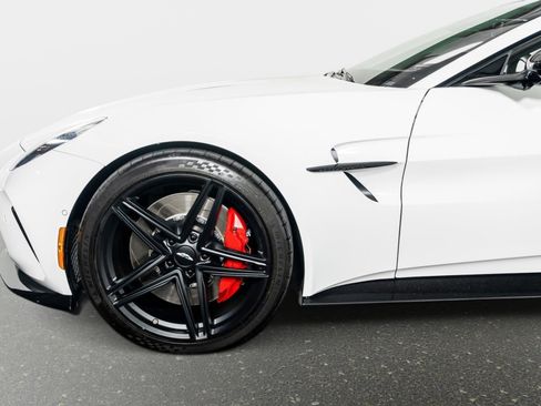 Used 2025 Aston Martin V8 Vantage Coupe RWD image 11
