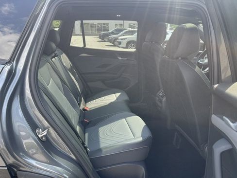 New 2026 Volkswagen Tiguan SE R-Line AWD/4WD image 9