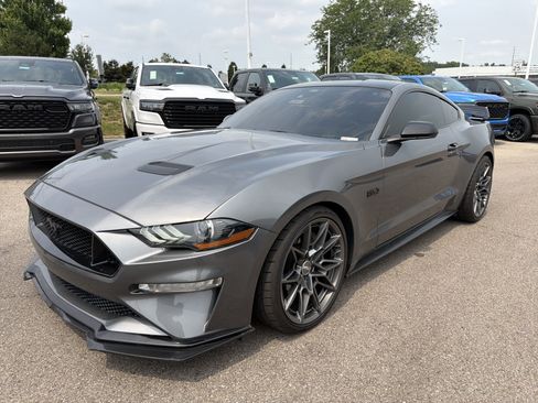 Used 2022 Ford Mustang GT w/ Black Accent Package RWD image 4