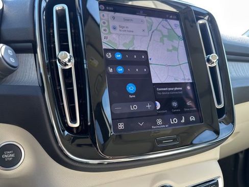 Certified 2026 Volvo XC40 B5 Plus AWD/4WD image 29