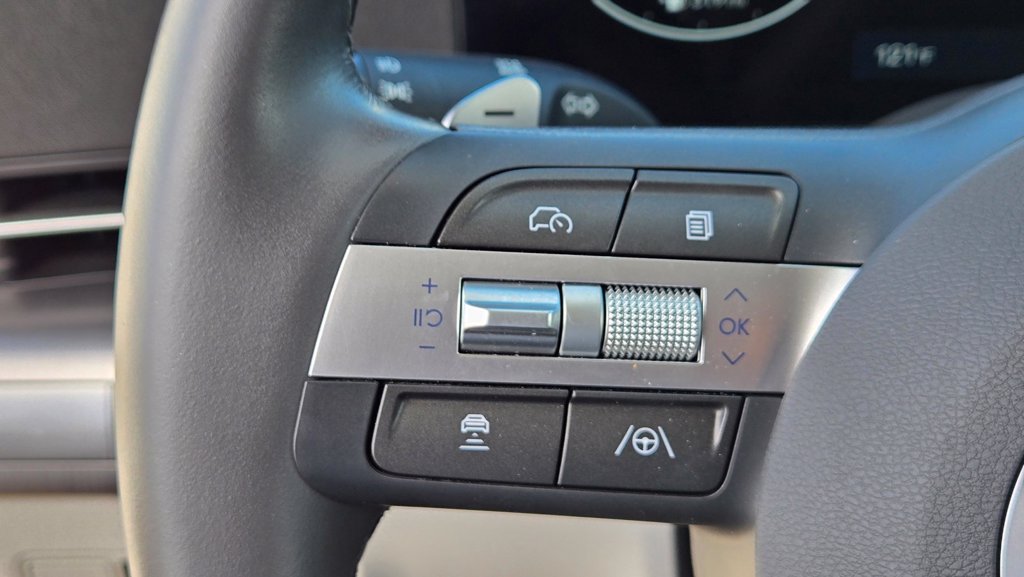 Used 2026 Hyundai Kona SEL Premium FWD image 18