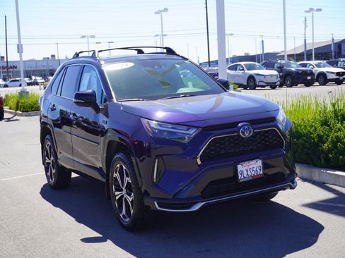 Used 2024 Toyota RAV4 XSE w/ Weather Package AWD/4WD image 1