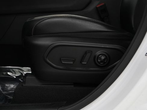 Used 2023 Jeep Grand Cherokee Altitude image 23