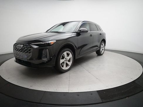 Certified 2025 Audi Q5 Premium Plus w/ Premium Plus AWD/4WD image 1