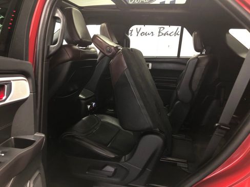 Certified 2020 Ford Explorer Platinum w/ Premium Technology Package image 29