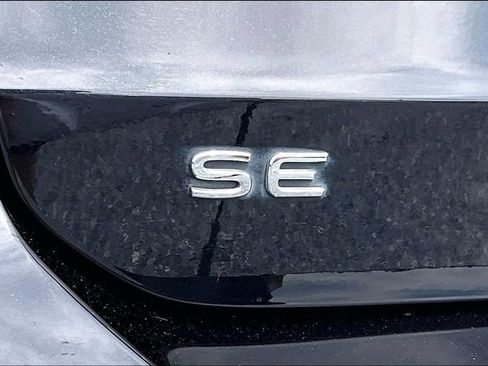 Used 2024 Volkswagen Taos SE FWD image 23