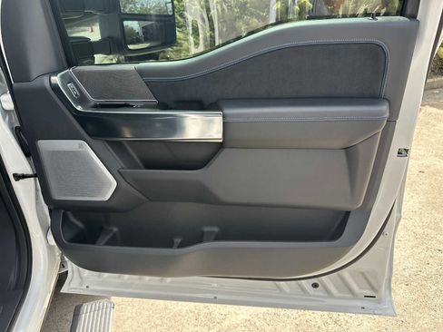 Used 2025 Ford F250 Platinum image 14