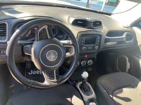 Used 2015 Jeep Renegade Latitude image 10