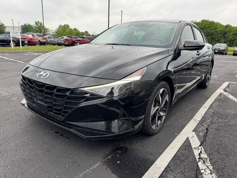 Used 2023 Hyundai Elantra SEL w/ Convenience Package FWD image 8