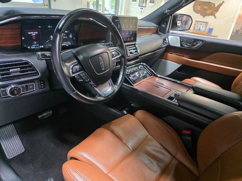 Used 2021 Lincoln Navigator L Reserve w/ Luxury Package AWD/4WD image 16